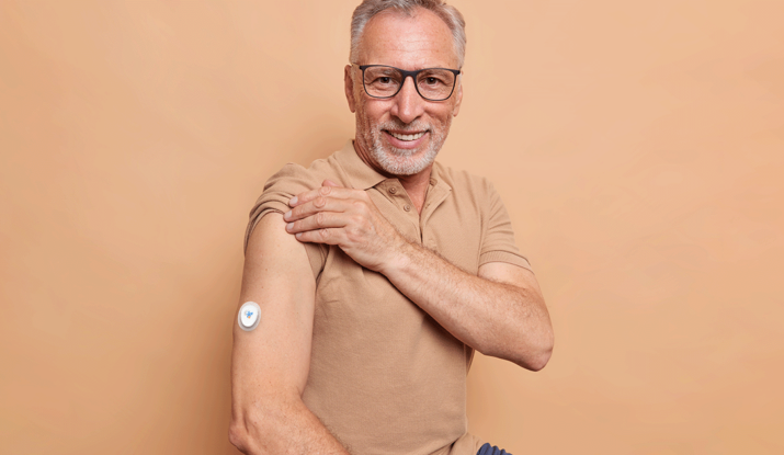 Minh hoạ người đeo CGM đang vui vẻ